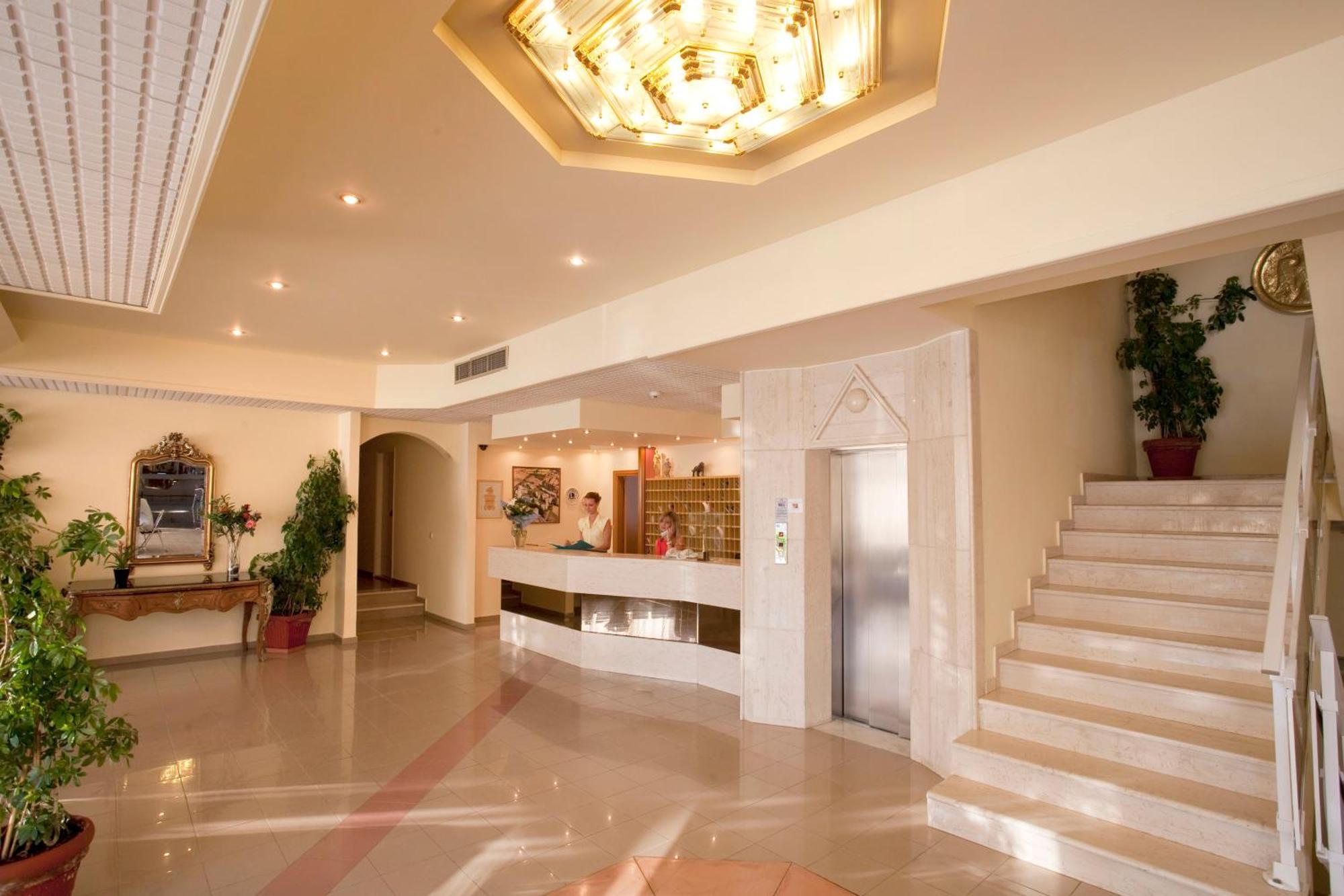 Golden Odyssey Hotel โคลิมเบีย ภายนอก รูปภาพ